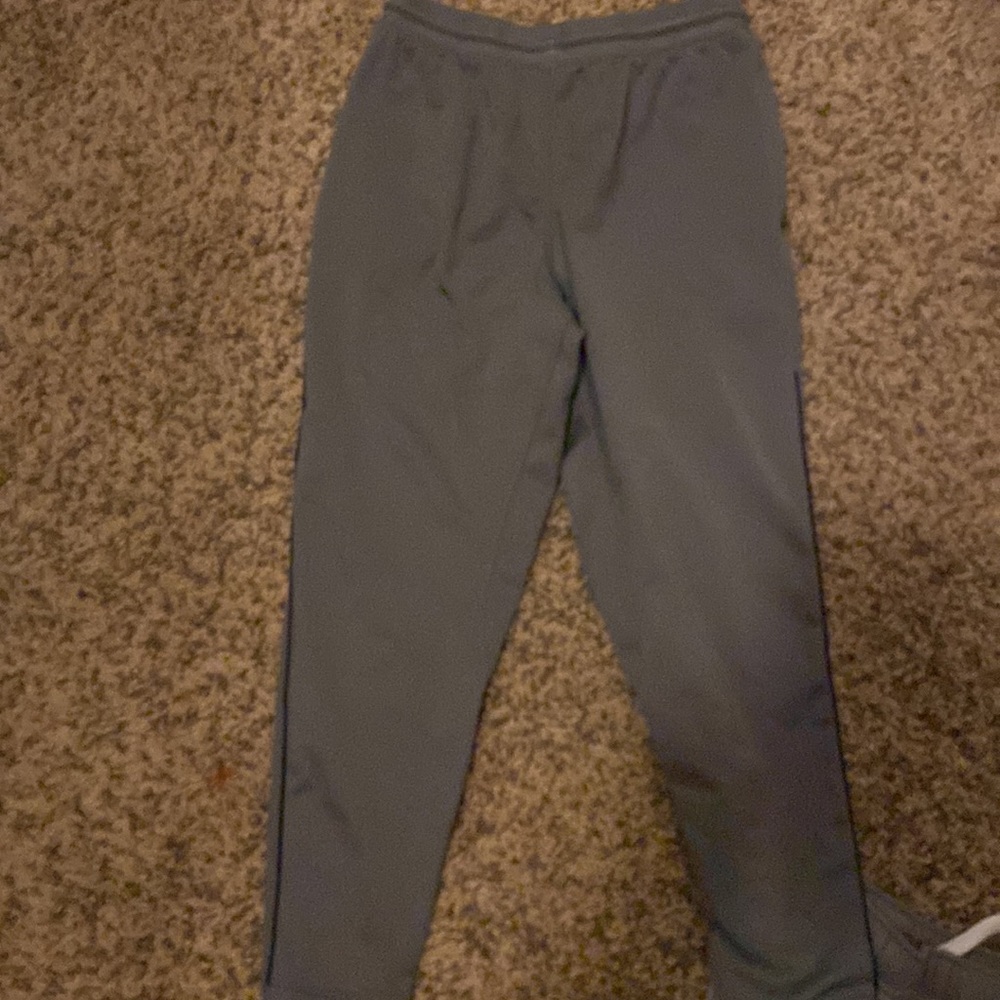 Boys under armour grey sz medium - Picture 2 of 2